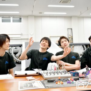 唯一無二の存在感。演出家・西田シャトナーが信頼する『ペダステ』大黒柱“パズルライダー”のチーム力 イメージ画像