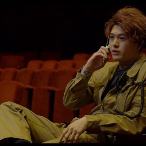 佐藤信長、山田ジェームス武らが出演　“客席”が舞台の短編ドラマ『F列23番の男』が配信決定 イメージ画像
