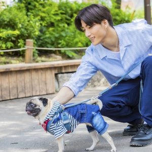 里中将道1st写真集「Laugh＆ROUGH」表紙解禁　インターネットサイン会詳細も イメージ画像