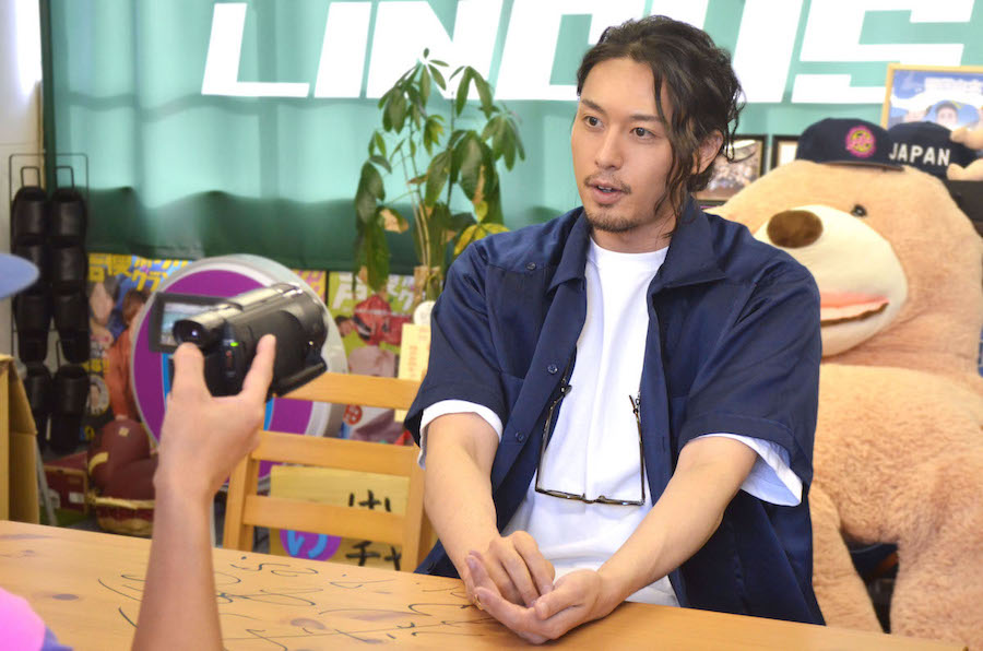 1万円コーデ、ジョッキー体験…現場に潜入！ 『稲垣成弥のまずやる!チャンネル』撮影秘話を公開 イメージ画像