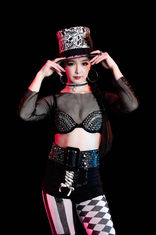 仲万美のアートプロジェクト第1弾『DustBunnySHOW』、延期公演が決定 イメージ画像