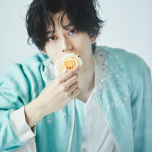 高橋健介、“大人の色気”を発揮　『振れ幅と盛れ』な2022年カレンダー発売 イメージ画像