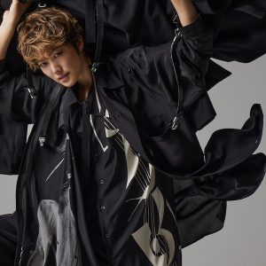 七海ひろき「すごく光栄でした」　レスリー・キーの撮り下ろし連載に登場、先行カット公開 イメージ画像