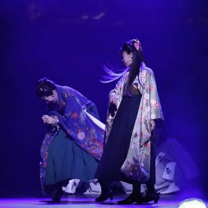 三森すずこ主演、舞台「擾乱」舞台写真が追加解禁　千秋楽公演がアーカイブ配信中 イメージ画像