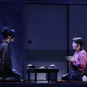 三森すずこ主演、舞台「擾乱」舞台写真が追加解禁　千秋楽公演がアーカイブ配信中 イメージ画像