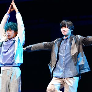 荒牧慶彦、舞台上での初漫才に「ウケると信じています（笑）」　舞台カミシモが開幕 イメージ画像