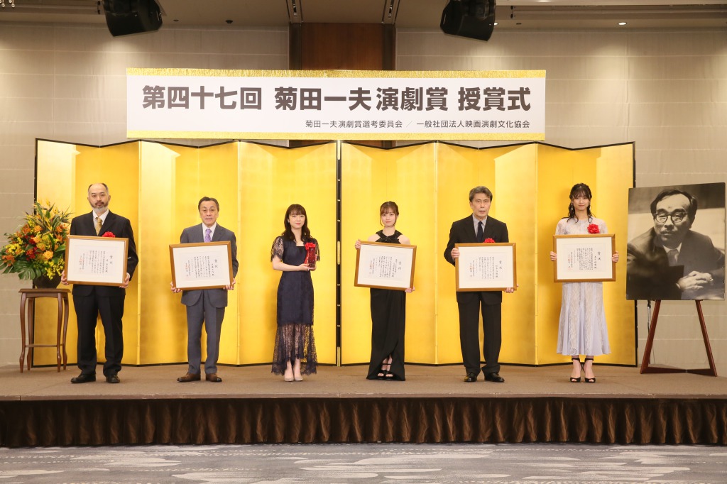 上白石萌音＆橋本環奈が喜び、舞台「千と千尋の神隠し」が菊田一夫演劇大賞受賞 イメージ画像