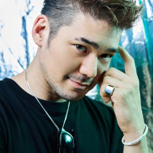 自称“モンスター系俳優”のspiがオーディションでつかんだ主演の座！『シュレック・ザ・ミュージカル』がまもなく開幕へ イメージ画像