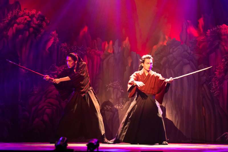 荒木宏文が一人二役で演じる光と影　舞台「漆黒天 -始の語り-」ゲネプロレポート イメージ画像