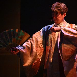 荒牧慶彦が亀姫と図書之助の2役を演じ分ける、朗読×和楽器『天守物語』開幕　日替わりキャストに北村諒ら イメージ画像