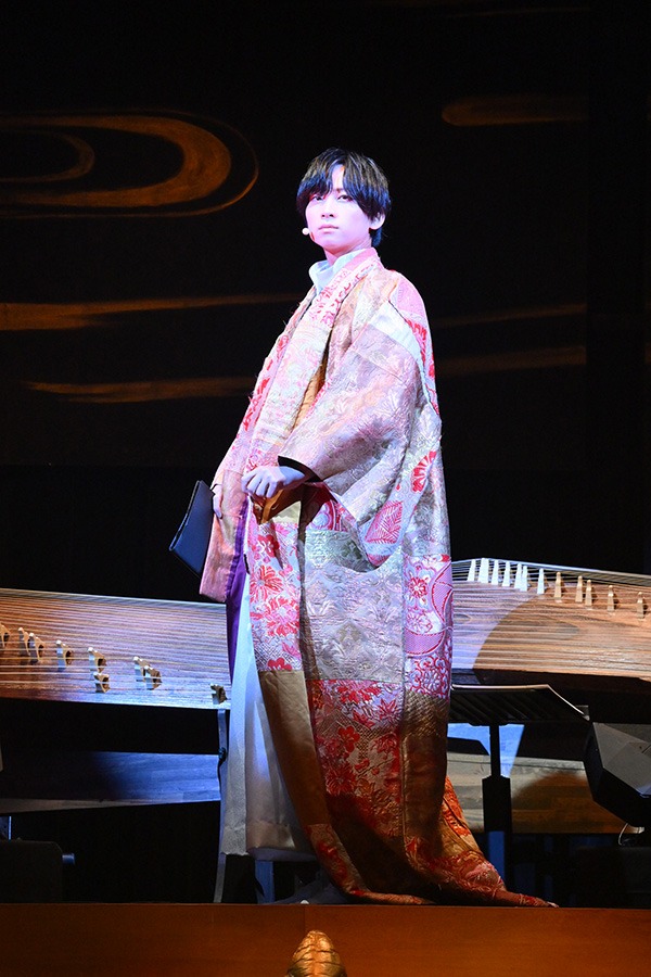 荒牧慶彦が亀姫と図書之助の2役を演じ分ける、朗読×和楽器『天守物語』開幕　日替わりキャストに北村諒ら イメージ画像