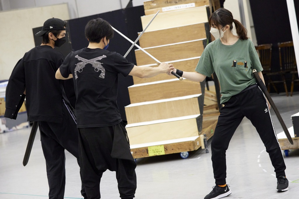 小宮璃央ら出演　ミュージカル「Shuffle！～まぜこぜ図書館『若草三銃士物語』～」稽古場レポート イメージ画像