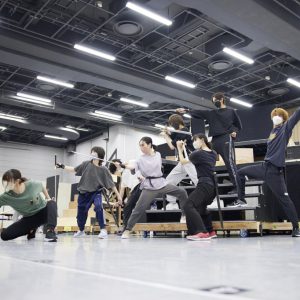 小宮璃央ら出演　ミュージカル「Shuffle！～まぜこぜ図書館『若草三銃士物語』～」稽古場レポート イメージ画像