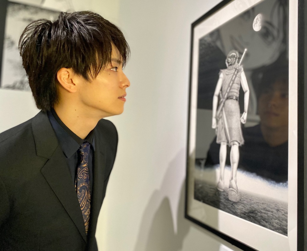 三浦宏規＆高野洸が「キングダム展 －信－」訪問　見学時の写真が解禁 イメージ画像