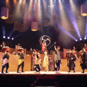 佐藤信長・寺西拓人ら出演　太鼓×殺陣×芝居で織りなす、舞台「ジパング！」舞台写真解禁 イメージ画像