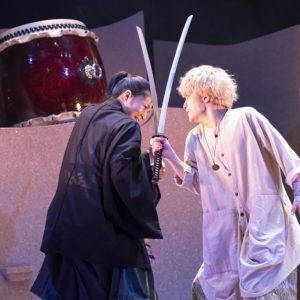 佐藤信長・寺西拓人ら出演　太鼓×殺陣×芝居で織りなす、舞台「ジパング！」舞台写真解禁 イメージ画像