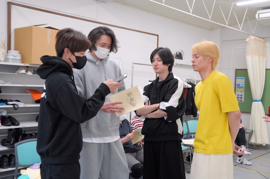 いよいよ開幕！ 『夏の夜の夢』 山本一慶、稲垣成弥、宇野結也、岸本勇太、稽古場インタビュー イメージ画像