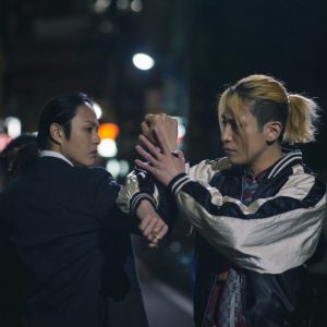 荒木宏文主演映画、『ヒットマン・ロイヤー』Blu-ray／DVDが8・2に発売 イメージ画像