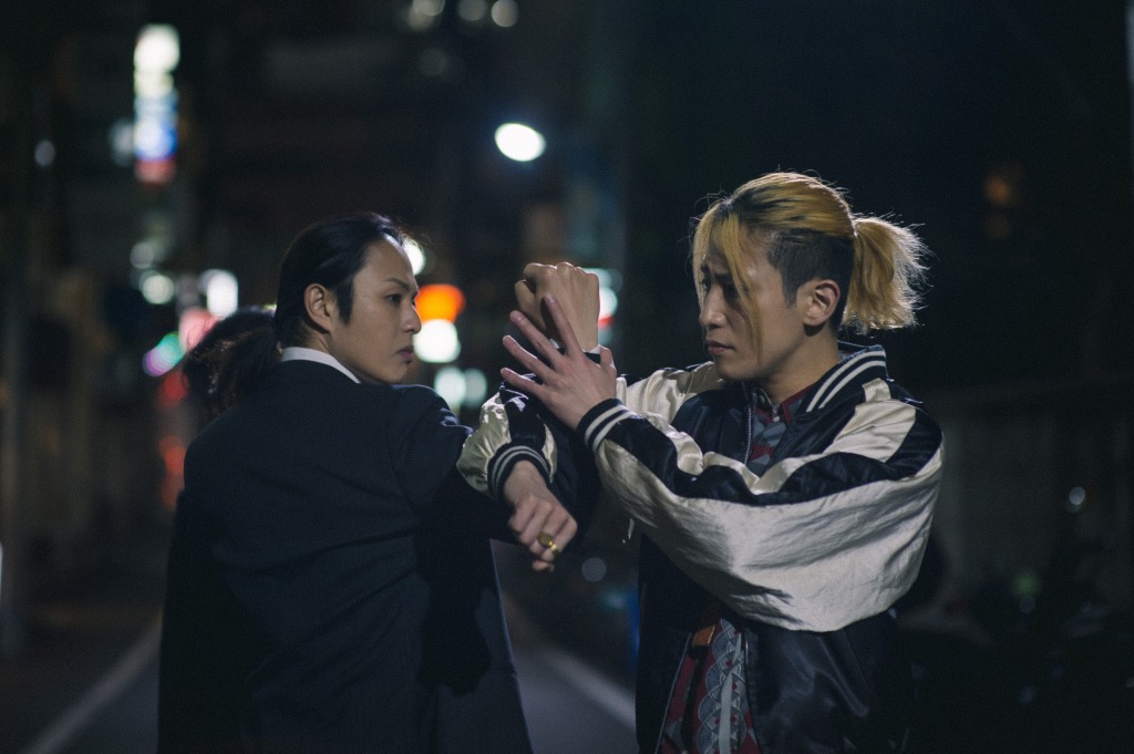 荒木宏文主演映画、『ヒットマン・ロイヤー』Blu-ray／DVDが8・2に発売 イメージ画像