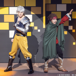 山本一慶＆鈴木裕樹がギア全開のハイテンションで爆走　舞台『吸血鬼すぐ死ぬ』ゲネプロレポート イメージ画像