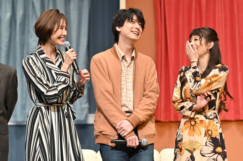 ロンドンコメディ『Run For Your Wife』開幕　舞台写真＆出演者コメントが到着 イメージ画像