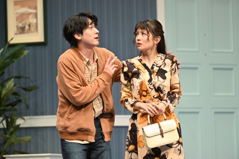ロンドンコメディ『Run For Your Wife』開幕　舞台写真＆出演者コメントが到着 イメージ画像