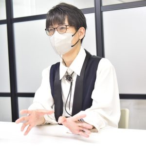 【2.5次元の舞台裏】リアルと幻想の融合を絶妙に描きだす演出家・ほさかよう　「人の神様を馬鹿にしない」という信念 イメージ画像