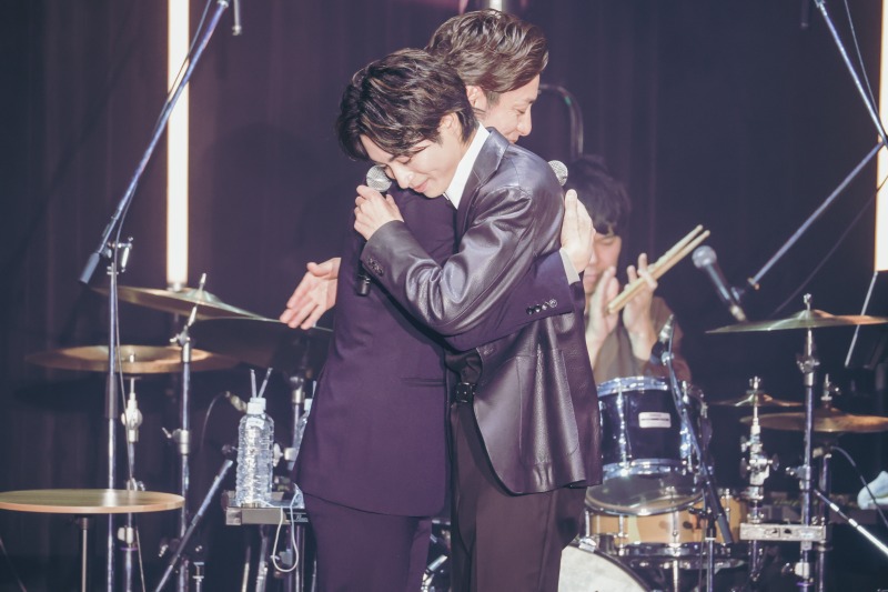 須賀健太がサプライズ登場　木村達成コンサート大阪公演の舞台写真とレポートが到着 イメージ画像