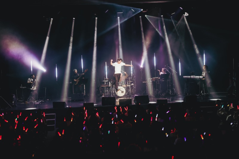 須賀健太がサプライズ登場　木村達成コンサート大阪公演の舞台写真とレポートが到着 イメージ画像